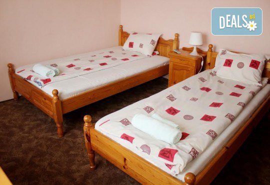 SPA в Добринище! 2 нощувки със закуски и 1 вечеря за ДВАМА в къща за гости Андрееви, отстъпка за ползване на минерален басейн! - Снимка 6