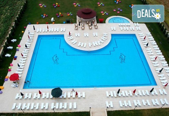 Последни места за Нова година в Eser Diamond Hotel 5*, Силиври, Турция! 2 нощувки с 2 закуски, 1 стандартна и 1 празнична вечеря, празнична програма и ползване на СПА! Безплатно за дете до 3 години! - Снимка 5