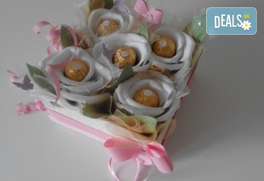 Букет Нежност или Калина, съставен от шоколадови бонбони и красиви декорации, от Онлайн магазин за подаръци Банана - Снимка 5