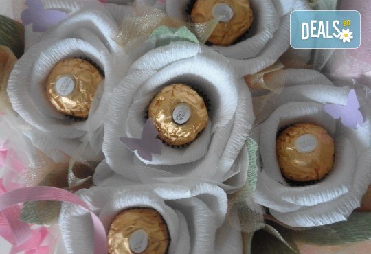 Букет Нежност или Калина, съставен от шоколадови бонбони и красиви декорации, от Онлайн магазин за подаръци Банана - Снимка 8