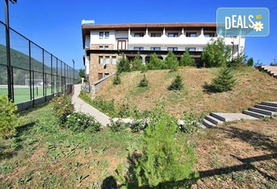 Релакс в СПА хотел Виктория, Брацигово! 1 нощувка със закуска и вечеря, безплатно за деца до 6 години! - Снимка 1