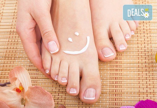 Маникюр и медицински педикюр с гел лак OPI Infinity и бонус: сваляне на стар гел лак в салон за красота Невени! - Снимка 2