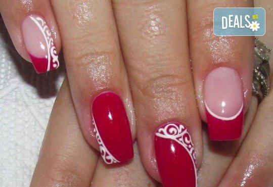 Красиви ръце! Дълготраен маникюр с гел лак Le Vole и 2 декорации в Студио за маникюр Vess Nails - Снимка 5