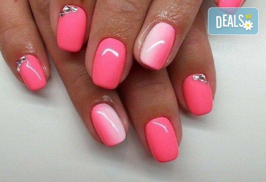 Красиви ръце! Дълготраен маникюр с гел лак Le Vole и 2 декорации в Студио за маникюр Vess Nails - Снимка 7