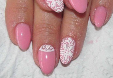 Красиви ръце! Дълготраен маникюр с гел лак Le Vole и 2 декорации в Студио за маникюр Vess Nails