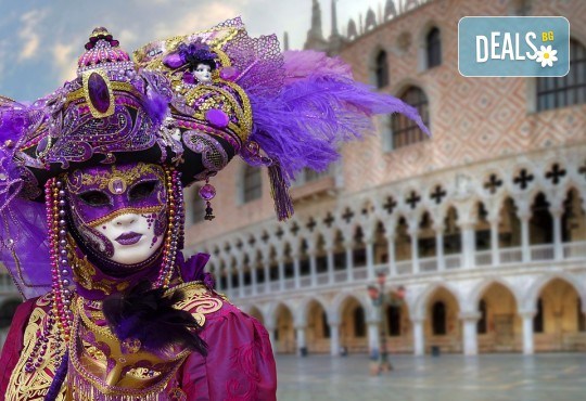 На Карнавал във Венеция с Дари Травел! Транспорт със самолет и автобус, 2 нощувки със закуски в хотели 2/3*, водач и обиколка на Верона - Снимка 2