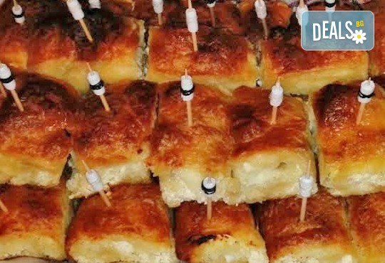 За Коледа и Нова година! Супер предложение с коледно-новогодишни баница с късмети, тиквеник, щрудел и погача с надпис Весела Коледа или ЧНГ 2018 от Пекарна Слънце! - Снимка 5