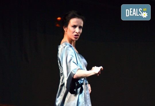 Неотразимата Яна Маринова в моноспектакъла ГЛАС на 20-ти декември (сряда) в НОВ театър НДК! - Снимка 3