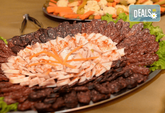 Нова година в замъка Влюбен във вятъра в Равадиново - Новогодишна празнична вечеря, програма с DJ и подарък: сувенир от замъка! - Снимка 3