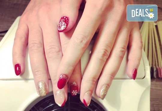 Прекрасни ръце! АРТ маникюр с гел лак, 4 рисувани декорации и арт елементи при маникюрист в Студио за маникюр Vess Nails - Снимка 6