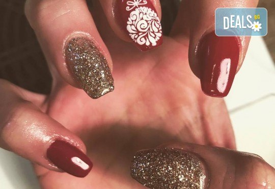 Прекрасни ръце! АРТ маникюр с гел лак, 4 рисувани декорации и арт елементи при маникюрист в Студио за маникюр Vess Nails - Снимка 12