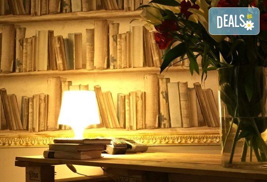 Боядисване с професионална боя, масажно измиване, маска според нуждите на косата, термо спрей, оформяне на прическа със сешоар и стилизиране в студио Шедьовър - Снимка 4