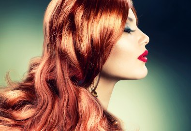 Боядисване с професионална боя, масажно измиване, маска според нуждите на косата, термо спрей, оформяне на прическа със сешоар и стилизиране в студио Шедьовър