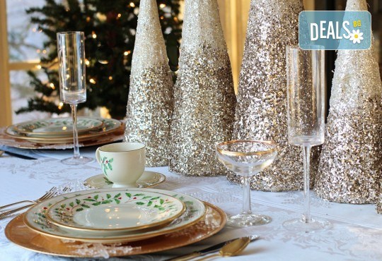 За празниците у дома с цялото семейство! Коледно или Новогодишно семейно меню от кулинарна работилница Деличи! - Снимка 1