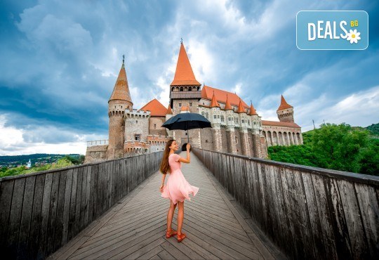 Екскурзия до Румъния - Трансилвания, със Запрянов Травел! 3 нощувки със закуски в хотели 2*/3*, транспорт и посещение на замъка Пелеш, Бран и Сигишоара - Снимка 1