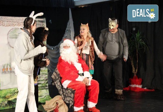 За децата! Гледайте на 23.12. (събота) Коледни приключения в гората с герои разни, добри и безобразни - театър за малки и големи + подарък от Дядо Коледа за всяко дете - в залата на Нов театър - НДК! - Снимка 1