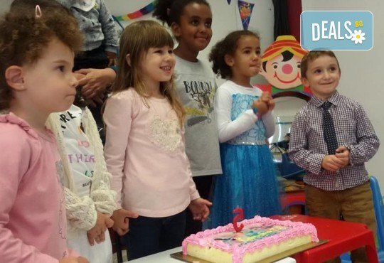 Парти Направи си сам! 2 часа детски рожден ден за 15 деца: включена зала, украса, напитки и възможност за лично планиране на партито в Детски център - Приказен свят! - Снимка 18