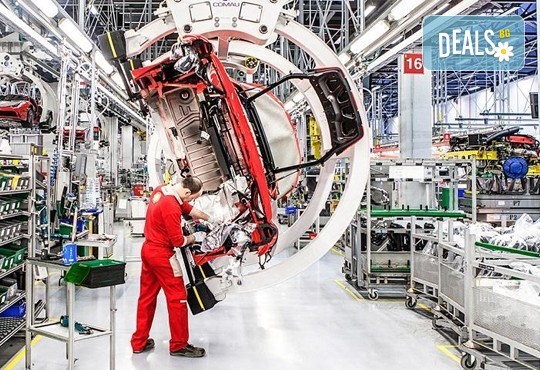 Екскурзия през март до централите на BMW, Mercedes, Porsche, Ferrari, Lamborghini и Motor Show 2018 в Женева! 4 нощувки, закуски, самолетни билети и водач - Снимка 9