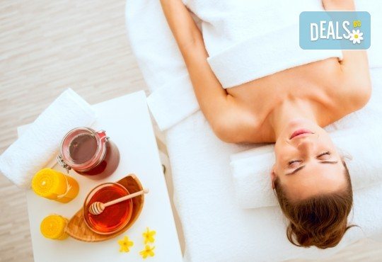 Детоксикиращ масаж със 100% натурален зехтин или мед на гръб или на цяло тяло в студио за красота Jessica - Снимка 1