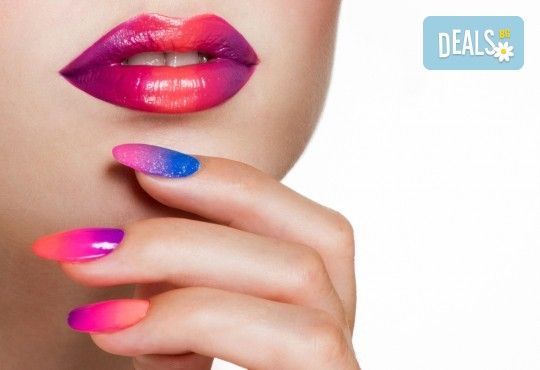 Изграждане на ноктопластика с гел и маникюр с гел лак Cuccio, SNB или BlueSky + бонус: безплатно сваляне на стар гел лак в салон Магнолия, кв. Лозенец! - Снимка 1