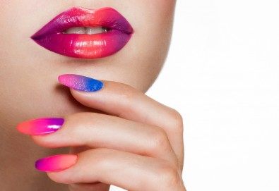 Изграждане на ноктопластика с гел и маникюр с гел лак Cuccio, SNB или BlueSky + бонус: безплатно сваляне на стар гел лак в салон Магнолия, кв. Лозенец!