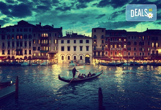 Last minute! Карнавал във Венеция през февруари - 2 нощувки със закуски в хотел 3*, транспорт, водач от Солео 8! - Снимка 3