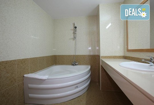 Мини почивка в Пафос, Кипър, с Ривиера Тур! Самолетен билет, 3 нощувки със закуски в хотел 3*, водач и възможност за посещение на Ларнака и Никозия - Снимка 5