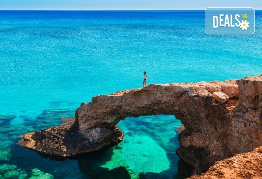 Мини почивка в Пафос, Кипър, с Ривиера Тур! Самолетен билет, 3 нощувки със закуски в хотел 3*, водач и възможност за посещение на Ларнака и Никозия - Снимка 1