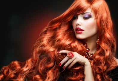 Най-добрите цени за боядисване с професионална или боя на клиента, кичури, прическа със сешоар, преса или маша + подстригване, масажно измиване и маска според нуждите на косата в студио Шедьовър!