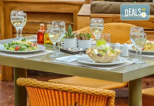 Отпразнувайте 8-ми март в хотел Capsis 4*, Солун! 1 нощувка със закуска, транспорт и екскурзовод - Снимка 10