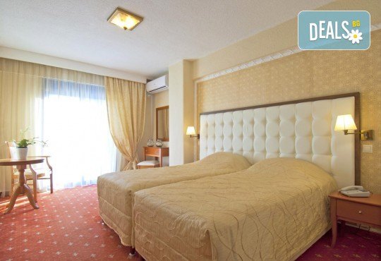 Уикенд за Осми март в Hotel Secret Paradise 4*, Неа Каликратия, Халкидики! 1 нощувка със закуска и вечеря с жива музика, транспорт, ползване на басейн и фитнес - Снимка 5