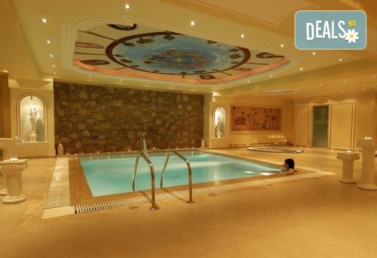 Уикенд за Осми март в Hotel Secret Paradise 4*, Неа Каликратия, Халкидики! 1 нощувка със закуска и вечеря с жива музика, транспорт, ползване на басейн и фитнес - Снимка 1