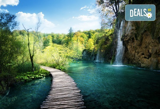 Пролет в Хърватия! 3 нощувки със закуски и вечери в хотел 2/3* на о-в Крк, транспорт и посещение на Плитвичките езера и Загреб - Снимка 1