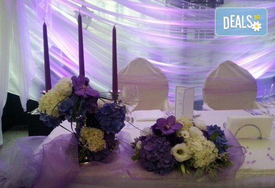 За Вашата сватба от Сватбена агенция Вю Арт! Цветя за сватбената маса и масите за гости + консултация със сватбен агент! - Снимка 8