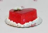 Тематична торта за Деня на вклюбените във форма на сърце с пухкав ванлов крем и плодове + надпис по избор от сладкарница Дао! - thumb 2
