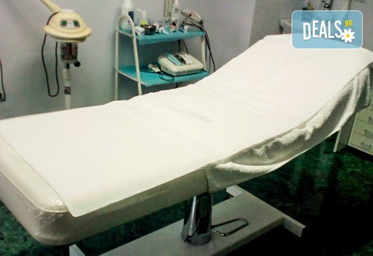 Обем и контур за устни с качествен филър по избор Overage или Hydryalix от SunClinic и д-р Светла Петкова! - Снимка 9