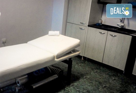 Обем и контур за устни с качествен филър по избор Overage или Hydryalix от SunClinic и д-р Светла Петкова! - Снимка 13