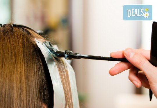 Цялостна грижа за Вашата коса с боядисване, подстригване и оформяне на прическа по избор в салон за красота Коса и Грим! - Снимка 3