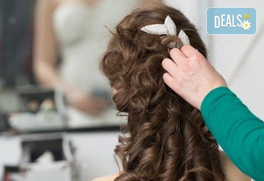 Страхотна визия! Професионален грим и прическа по избор в салон за красота Коса и Грим или на Ваш адрес! - Снимка 5