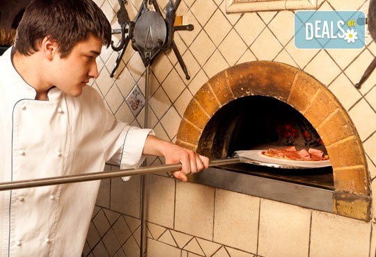 Опитайте най-вкусната пица в София! Заповядайте в ресторант Felicita by Leo's и вземете изкусителна италианска пица с кашкавал по Ваш избор! - Снимка 9