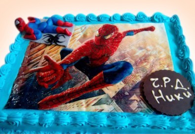 За рожден ден! Детска торта 16 парчета със снимка на любим герой, блат от мъфини, шоколадов крем и надпис пожелание от Muffin House!