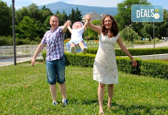 Фотозаснемане на всякакви събития до 1 час, с неограничени обработени кадри, фотосесия и подарък DVD - Снимка 1