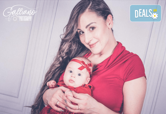 Професионална фотосесия за мама с детенце с красиви декори и аксесоари от GALLIANO PHOTHOGRAPHY! - Снимка 2