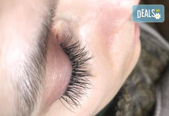 Пленителни очи! Поставяне на копринени мигли луксозен клас Magic lashes по метода косъм по косъм от Студио Vess Nails! - Снимка 4