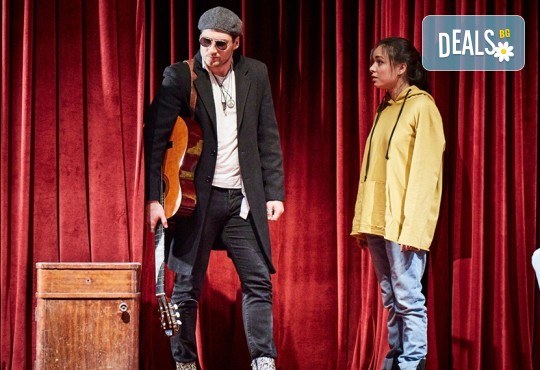 Гледайте Станка Калчева и Силвия Лулчева в „Като трохи на прозореца“ на 14.04. от 19 ч. в Младежки театър, камерна сцена, 1 билет - Снимка 11