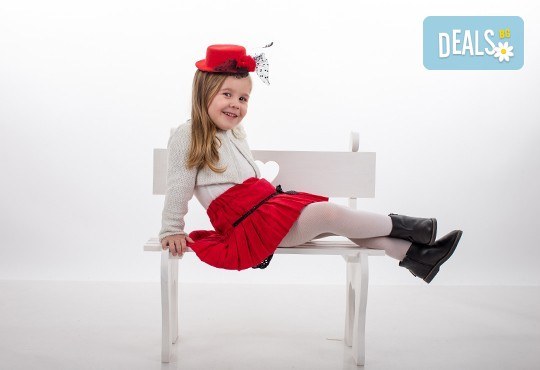 Професионална детска или семейна фотосесия по избор, в студио или външна и обработка на всички заснети кадри от Chapkanov Photography! - Снимка 19