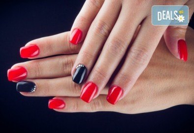 За празниците! Класически маникюр с лак SNB и 2 декорации от MNJ Studio - Люлин!