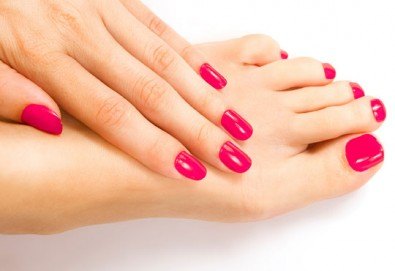 Перфектни ръце и крака! Маникюр или педикюр с BlueSky, 2 декорации и масаж на длани и ходила в салон за красота Женско Царство в Студентски град!