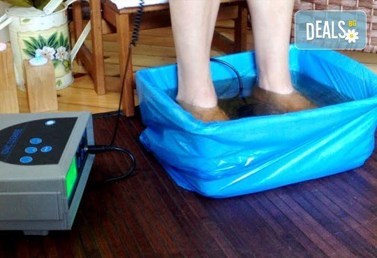 Бъдете готови за лятото! Антицелулитен масаж, рефлекторен масаж на стъпала, Hot stone терапия, пресотерапия и детоксикация в GreenHealth - Снимка 5