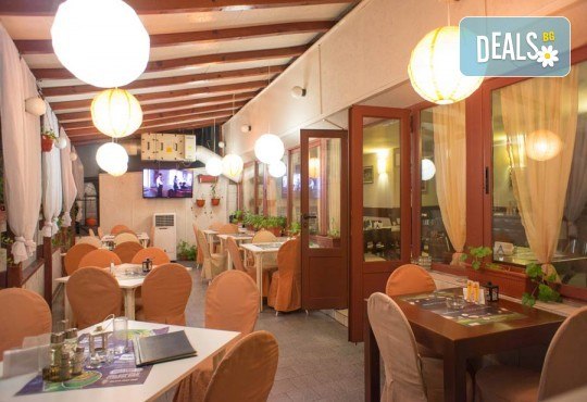 Вечеря за ДВАМА в италиански стил: ДВЕ пици (голяма и малка) от Ресторанти Златна круша - Снимка 5